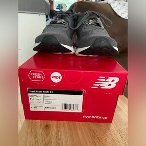 New Balance- women’s Fresh Foam Arishi V4, size 6.5 D (wide). Gently used.